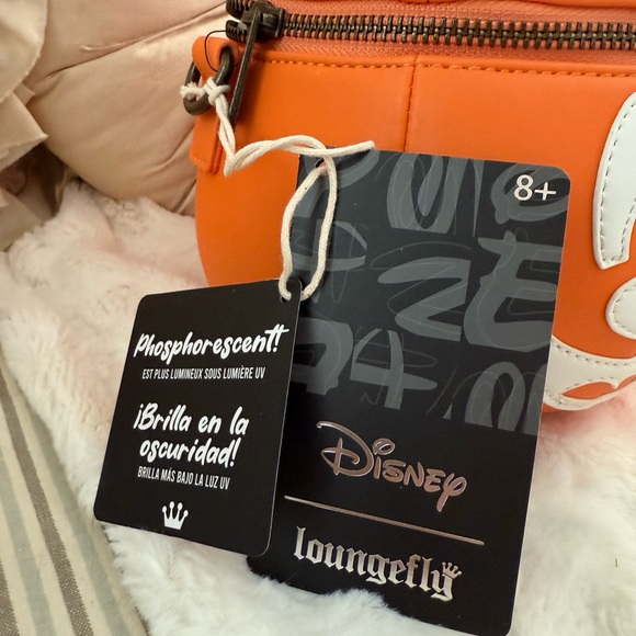 Loungefly Disney Mickey Mouse
Mick-O-Lantern Halloween
Crossbody NWT - Picture 7 of 10